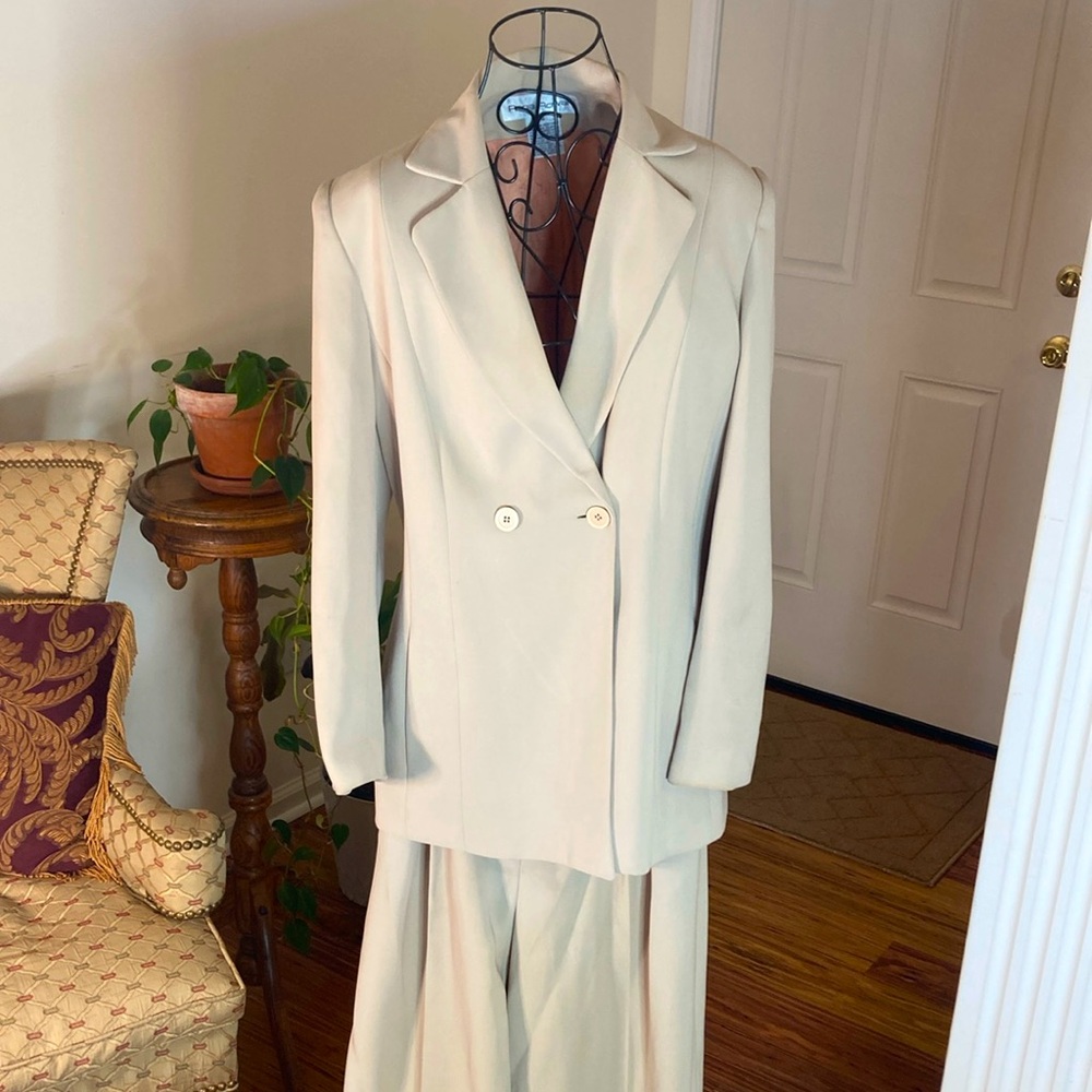 Rena Rowan - Elegant Cream Women's Pant Suit Vintage Set
